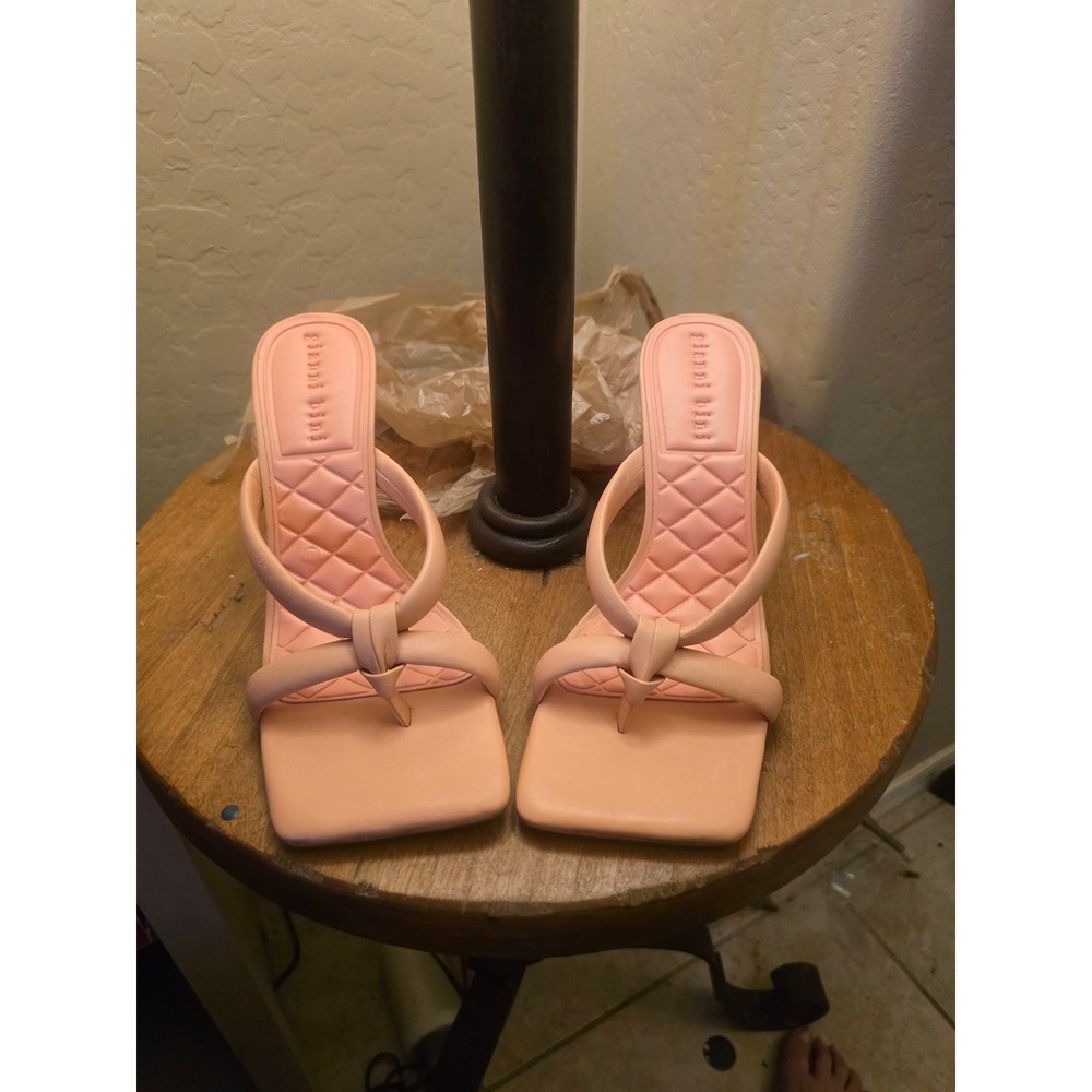 Gianni Bini Peach Quilted Square Toe Thong Kitten Heel Sandals Womens 7.5M